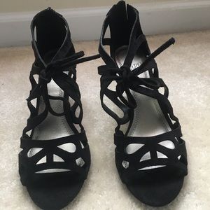 Strappy tie front sandal